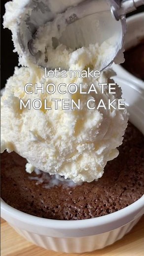 Easy Chocolate Molten Cake