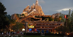 Restaurant Review: T-REX Cafe in Disney Springs