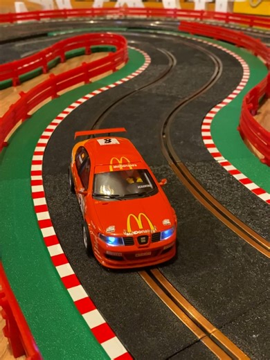 Seat Leon MKI Scalextric Review and Features