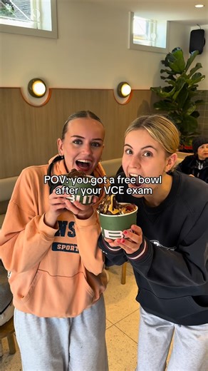 FREE BOWLS FOR VCE STUDENTS! Our VCE promo has started off with a BANG and there’s so much more to come… Check our schedule and make sure you bring your student ID, subject enrolment, and show that you’re signed up to our loyalty app. What are you getting on your $10 free açai bowl?💚 #acai #acaibowl #blitzbar #melbourneacai #vce | Blitz Bar