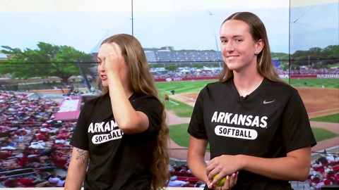 Razorback Softball Shows Us How to Hit & Pitch