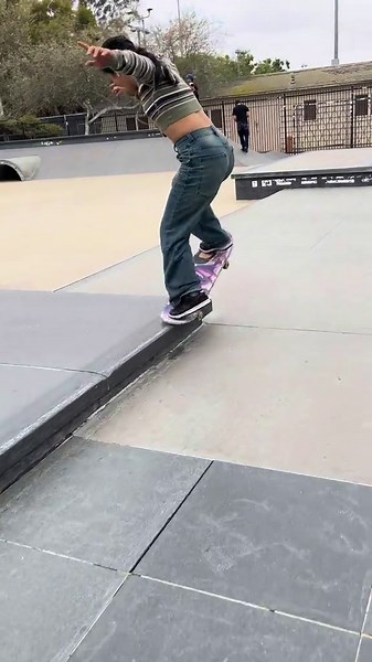 Quick skate park pull up with my Dragon grip tape