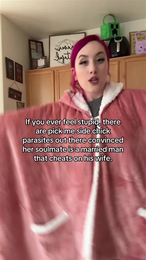 there are grown women out here calling a married man their soulmate while splitting him with a wife, kids, and a mortgage. She’s romanticizing secrecy. She’s celebrating crumbs. She’s proud to be picked after homework, bedtime, and family dinners. 🤡 Girl… if that’s your “win,” please keep it. And if you’re the betrayed woman watching this? You weren’t stupid. You weren’t blind. You weren’t “outplayed.” You were loyal while someone else was auditioning for a role that was never available. You sh