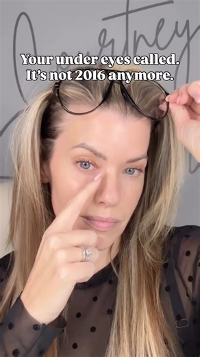 Courtney Spencer- your makeup friend and application coach on Instagram: "We’re not doing under eyes like it’s 2016 anymore. Heavy concealer, baking, creasing? ❌ Soft, lifted, hydrated under eyes? ✅ This is your 2026 under-eye glow-up, especially if you’re 40+. Save this. Try it. And follow me if you’re ready to be the hottest version of yourself ✨ #undereyecircles #undereyedarkness #concealer #over40 #over40makeup"
