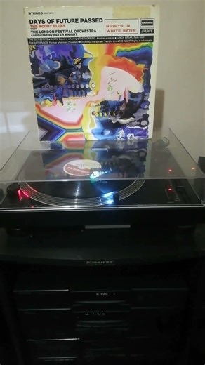 Lunch Break: Peak Hour - The Moody Blues / Days Of Future Passed (1967)