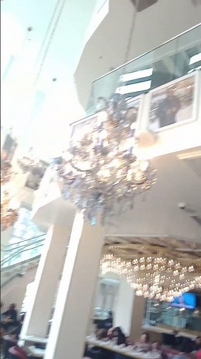 Waiting to be seated: Sugar Factory, Atlanta (Jan. 2023)