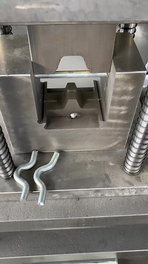 Cut and bend in one mold. . . #resinmolds #injectionmolding #towersmetalworks #madeinmoldova #metalworkjewelry #moldovamea #molds #siliconemolds #hatchetmetalworkstudio #moldova #molde #metalworking #moldmaker #mold #moldadasaferro #metalwork #rsgmetalworks #moldedesilicone #imold #moldesdesilicone #metalworkout #gelmoldado #metalworkingmachinery #ironworker #moldurasdecorativas #moldiv #molduras #metalworkingnation #moldes | Bending master