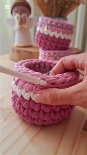 How to learn to knit cute accessories with t-shirt yarn