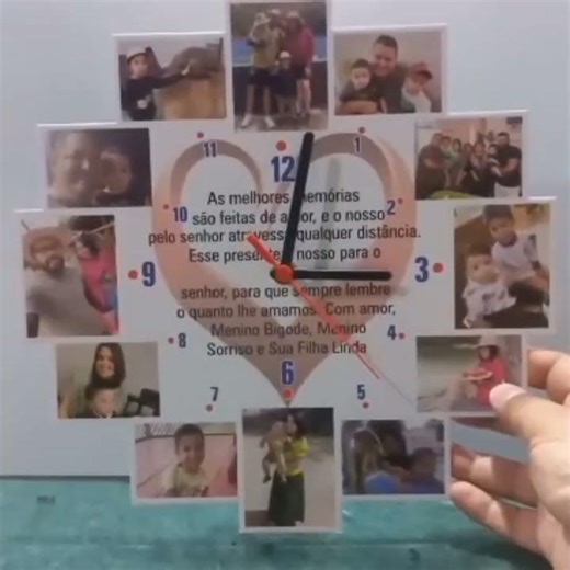 RELOGIO DE PAREDE MODELO QUADRO COM 12 FOTOS E 1 FRASE
