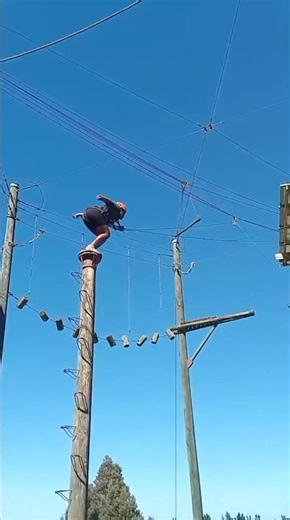 If not for that fall protection gear, the situation could have ended in tragedy. Insaka #fypシ゚viralシfypシ゚viralシalシ | Insaka