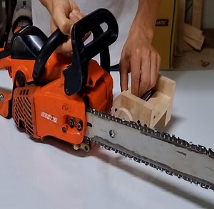 easy chainsaw milling on the spot with a DIY mill guide jig | Woodworking Tools