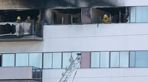 2 critically injured in Los Angeles high-rise apartment fire