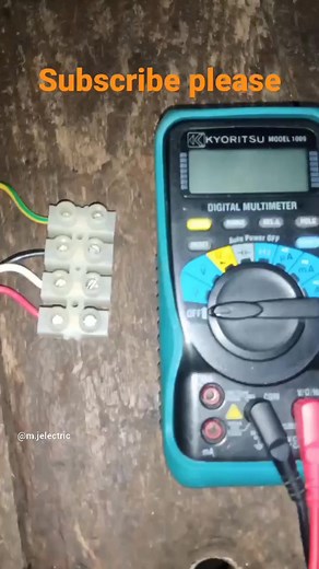 How to Measure Single phase voltage from Multimeter?#Voltage #volts #acvoltage #singlephasevolt #reels #viralreels | Muzammaljamshaid | Facebook
