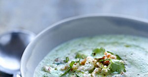 Velouté de concombre à la menthe et à la coriandre