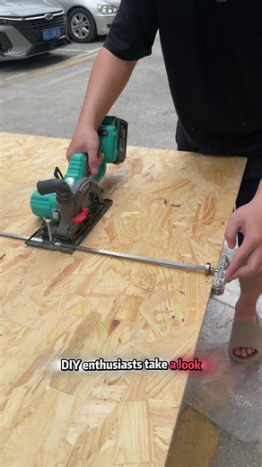 How to Cut a Perfect Square Using Basic Tools