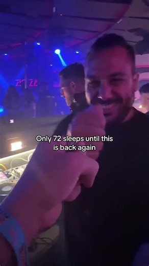 We’ve loved seeing your videos using ‘Brazil’ - so here’s a lil bit of what we hope this Summer looks like 🖤 #Brazil #DJ #TourLife #DeclanMckenna #Summer