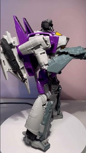 Transformers Studio Series Skywarp action figure YouTube Short! Voyager Transformers: Bumblebee 113