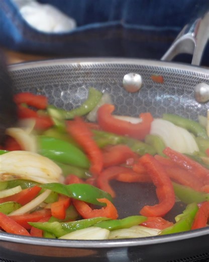 🤩 This Turkish Beef Stir-Fry recipe combines tender beef strips with vibrant peppers, juicy tomatoes, and a delightful blend of spices for a meal that's both healthy and packed with protein. ✅ Get the full recipe in The Ultimate High Protein Handbook! Purchase it here: https://www.foodforfitness.co.uk/book/ | Scott Baptie