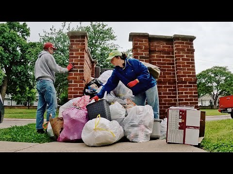 Dumpster Diving Before the Storm! We Found Lots of Food Before Calling It..