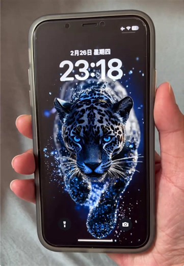 This is the most beautiful and eye-catching 3D wallpaper I have ever seen. Animated wallpaper. The most stunning 3D wallpaper. Ultra-clear 8K wallpaper, 3D wallpaper for naked eyes. iOS 26 wallpaper. iPhone wallpaper. High-definition wallpaper. How to obtain 3D space wallpaper on iOS 26? How to set the background wallpaper of iPhone? iPhone wallpaper tutorial, how to apply iPhone animated wallpaper? 8K wallpaper. All you need is a beautiful photo. Click the lower left corner