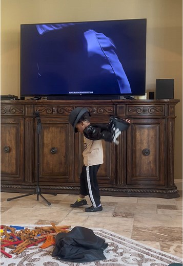 Live Performance of Billie Jean by Michael Jackson