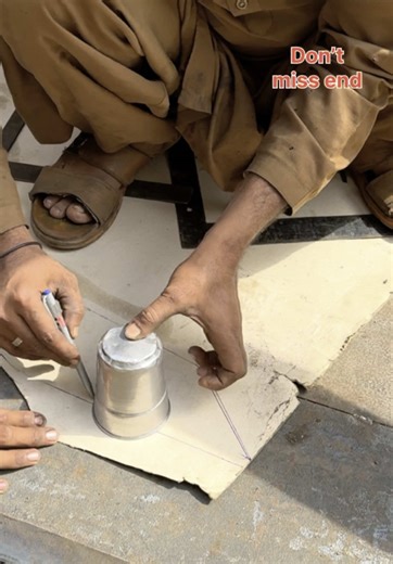 Adjusting Caterpillar Loader Bucket Plate Guide