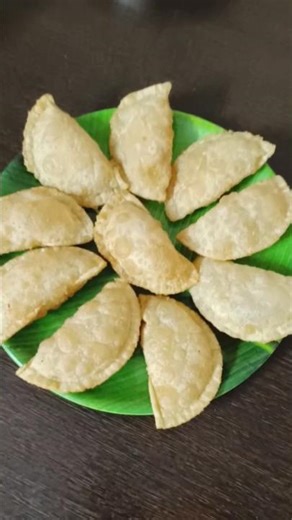 👌Coconut gariyalu#kajjikayalu sweet recipe @Vanajavlogs99 #cookingrecipes