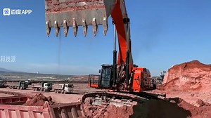 《全球顶级工程机械》：卡特彼勒 挖掘机 工地施工作业，太霸气了。