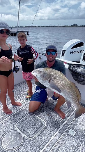 90K views · 1.2K reactions | The ULTIMATE Rig to catching Monsta Fish! 勞 Out Cast Charters #Reels #HugeFish #DropShot | Sharky Marquez | Facebook