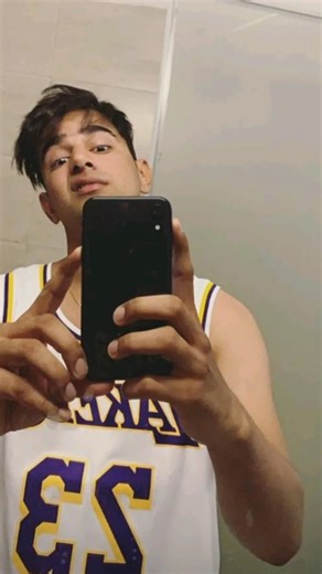 Jass manak fan❤️ on Instagram: "Pyar wale jaana ni main raah ❤️ @jassmanak"