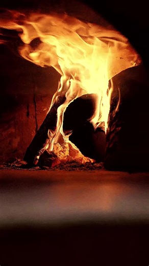Warming Up Wood-Fired Pizza for Perfect Flavor