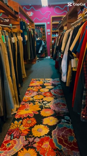 RESTOCK GAME STRONG TODAY 💪🏼 #theweekendcloset #theweekendclosetworth #explorepage#noturgrammasthriftstore #thriftstore #thriftedthreads #resaleboutique #resalerocks #resalenotretail #southside #Chicago #thriftstorefinds #thriftedfashion #resaleshop | The Weekend Closet