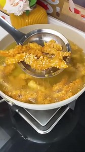 Tyto jemné síta zachytí každé semínko, zrno a drobek — žádná překvapení ve vašich omáčkách. ✨ Vyrobeno z nerezové oceli, která odolá rzi a vydrží.  Dvě velikosti, jedno řešení — na mouku, čaj, olej nebo cokoliv jiného. Objednejte si svou sadu níže | Vigoexpress | Facebook