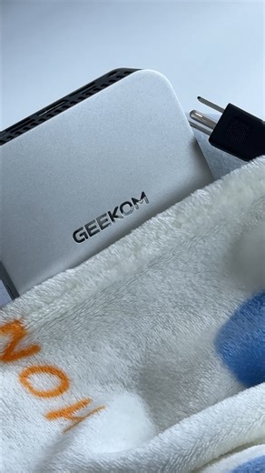 GEEKOM on Instagram: "Just had the worst dream ever.. Luckily I made it through😎 mini PC that can withstand 200kg of pressure🔗👉 Link BIO! ----- #GEEKOM #MiniPC #pcgaming #computer #tech #setup #windows #pcsetup #desksetup"