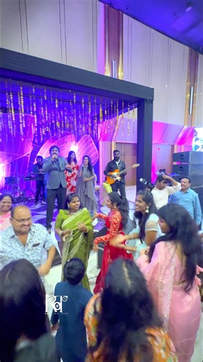 Sai Silpa on Instagram: "One of those concerts I ll remember ..thnku @raghu.kunche garu ..🙂 #grateful Thanku @reelontime #telugusongs #concerts #tollywood #singers"