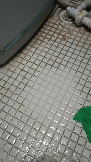 Acid stains? Alkaline residue? He is actually PH neutral! Whether it is ceramic tiles, metals, or plastics, it can be used!#dtgrese #cleaner #cleaning #foryou #tiktok #fyp #tiktokshop #bathroom #bathcleaner