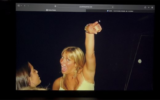 一个沙雕网站：总是有一张图片 手指刚好指着你的鼠标指针