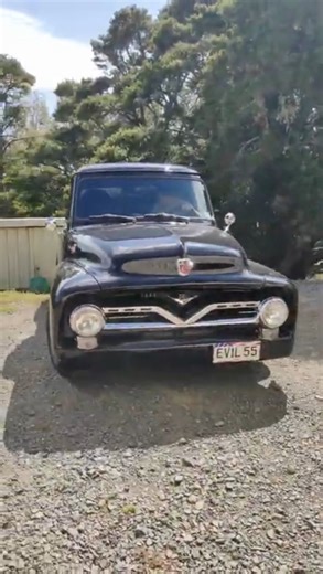 55 Ford F100 Restomod 🖤🖤 #restomod #classiccar #musclecar #hotrod #protouring #classicsdaily #streetrod #streetcar #customcar #musclecardaily #classiccars #customcars #musclecars #americanmuscle #hotrodsandmusclecars #classicmuscle #musclecarsonly #musclecarzone #1955ford #fordf100 #1955FordF100 #fordtrucks #trucks | Best Muscle Cars