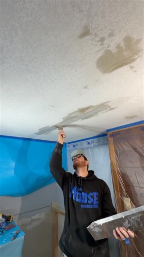 Christian Manhard on Instagram: "Fixing failing drywall tape 🤘 * 👉Remove the old failing tape 👉Secure the Sheetrock with new screws 👉Apply generous amount of mud 👉Apply tape 👉Push and remove excess mud with tapping knife 👉Apply mud over tape * I will apply 2 more coats of mud to feather out and create a strong seam before getting to work on skimming this ceiling 🤌 * #painting #drywall #contractor #fix #howto"