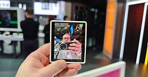 VIDEO Testirali smo potpuno drugačiji telefon:  Mini IKKO ima dva OS-a i preklopnu kameru