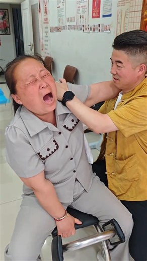 E3553 Stimulating the😉🎋😁✨ meridians in the upper limbs helps clear blockages in the body effectively