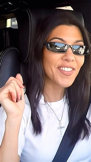 Kourtney invites Scott’s gf to spring break #kardashians #kourtneykardashian #vacation #funny