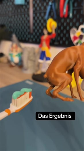Alles mach ich falsch 😑 🖥️Druckdatei: Dobermann Zahnpastatuben-Deckel 👨‍🎨Designer: StevieWander 🖨️Drucker: Bambu Lab H2D 🧵Filament: PLA Link ⬇️ https://makerworld.com/de/models/1265770-poopin-doberman-toothpaste-cap?from=search#profileId-1291467 #dobberman #dog #3ddruck #funn