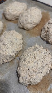 Am incercat o alta reteta de paine fara gluten cu seminte de chia. Dati follow ca urmeaza reteta☺️ #paine #painefaragluten #faragluten #painecuchia #chia | Alimentatia Vegana