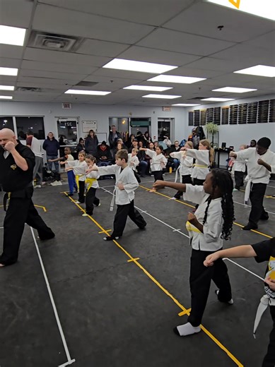 🔥 FAIRE GRANDIR LES JEUNES, UN COUP À LA FOIS 🔥 🥋 Du groupe Ninjas 3–5 ans jusqu’au groupe Évolution (intermédiaire), chaque entraînement au Karaté Sportif Lachenaie est une étape de plus dans le développement de l’enfant. Ce jeudi, ce fut une super soirée 💥 Les élèves ont donné leur maximum, avec engagement, écoute et respect — et nous en sommes extrêmement fiers 🙌 🌱 Au Groupe Karaté Sportif, notre mission va bien au-delà du sport : ✔️ développer la confiance en soi ✔️ encourager la disci