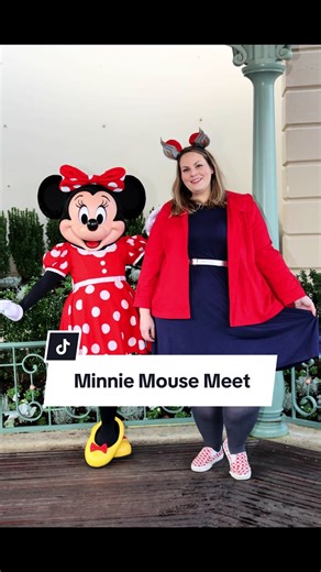 This is my first time meeting Minnie Mouse in her traditional outfit and she was such a sweetie. ♥️ We got a come back time and didn’t have to queue thankfully as there was no way my wheelchair was going to make it round the little chains for the queue so I’m very glad we did manage to get one of the slots. Forever thankful for how accessible Disneyland Paris is. @@Disneyland Paris ✨@@Disney Parks UK ##minniemouse##disneyland##disneybound##plussizeootd##disneyadult