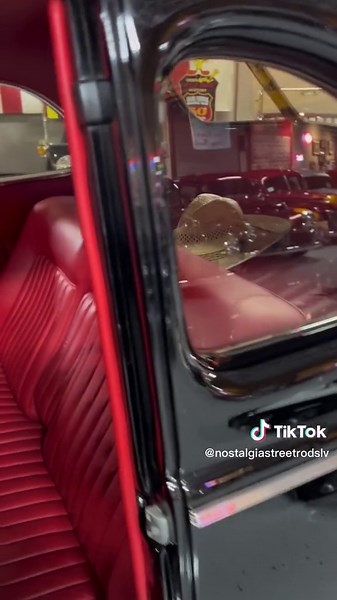 We’re OBSESSED with this 1940 Ford Deluxe ❤️‍🔥🫶 #carmuseum #lasvegas #nostalgiastreetrods #1940ford ##classiccar