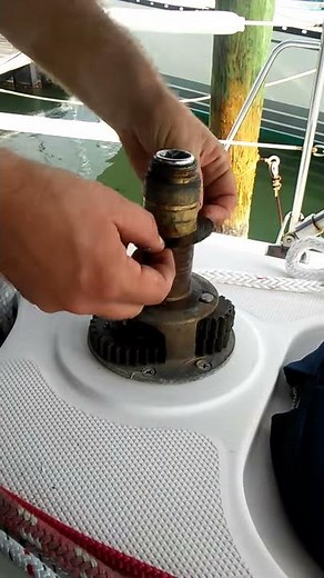 Disassembling a Lewmar 40 ST winch.