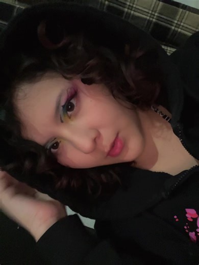 Videos de 𝑲𝒊𝒎𝒊𝒊 ✦ (@kimii.luv) con “original sound - furreal.aex”