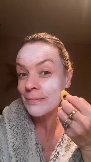 Better late than never and obviously forgot to film the eye lashe application so annoying 😩 🙌🏻 to all my scary party crew 😱 #halloween #halloweenmakeup #promakeupartist | Caroline Barnes Speed Beauty